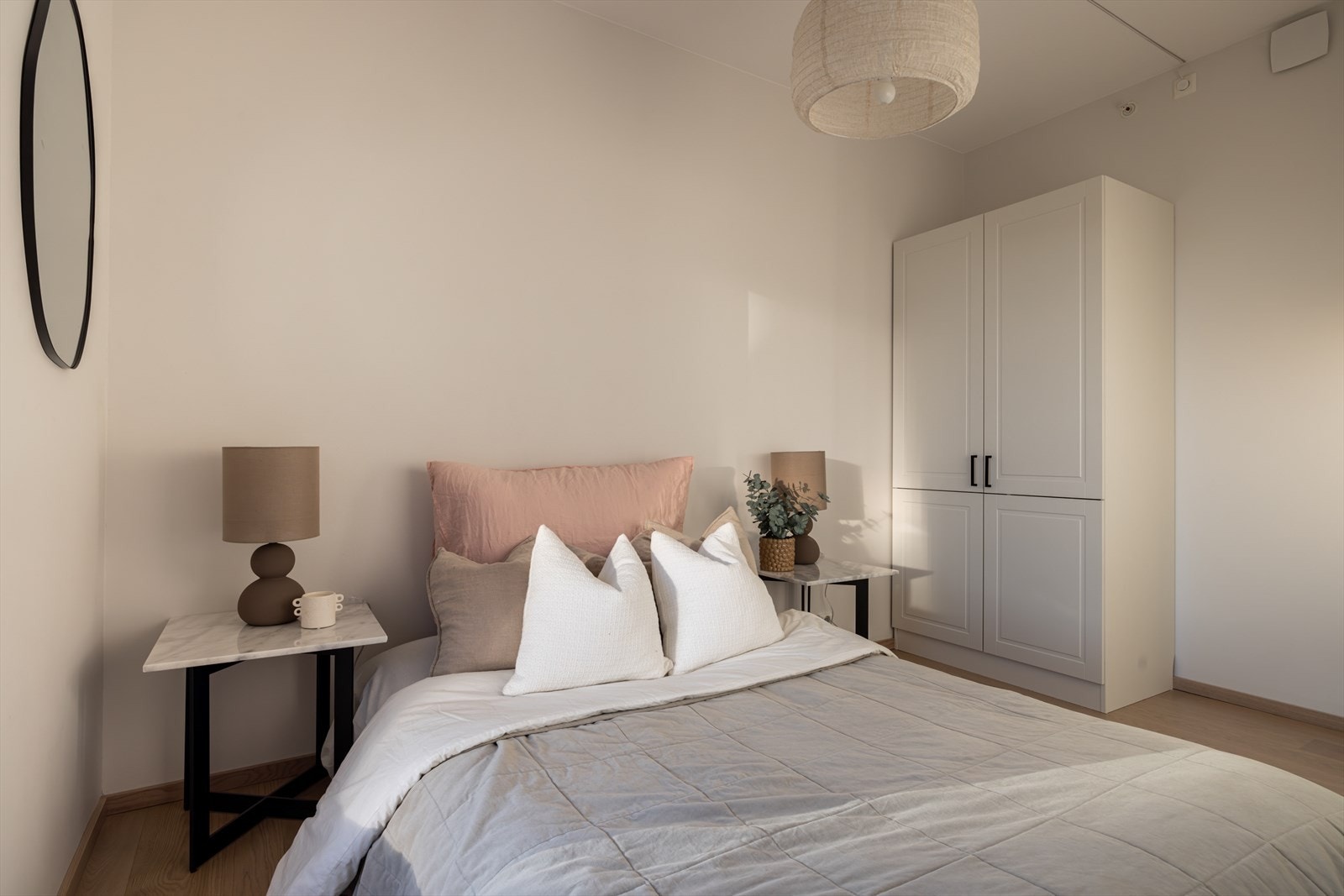 Det er innredet med garderobeskap - Bilde hentet fra tidligere boligannonse Galleribilde