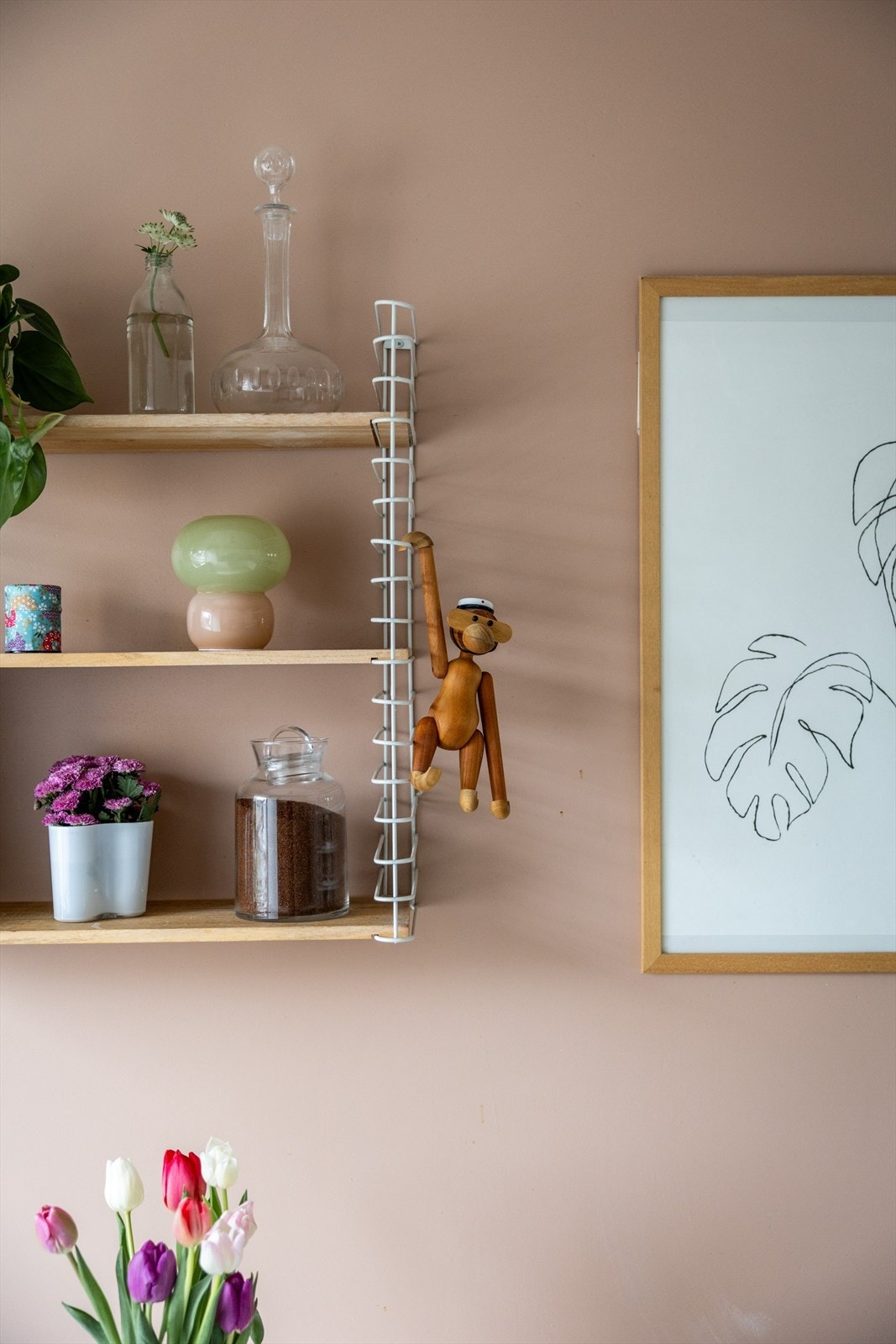 Også dette rommet er malt i en behagelig fargepalett Galleribilde