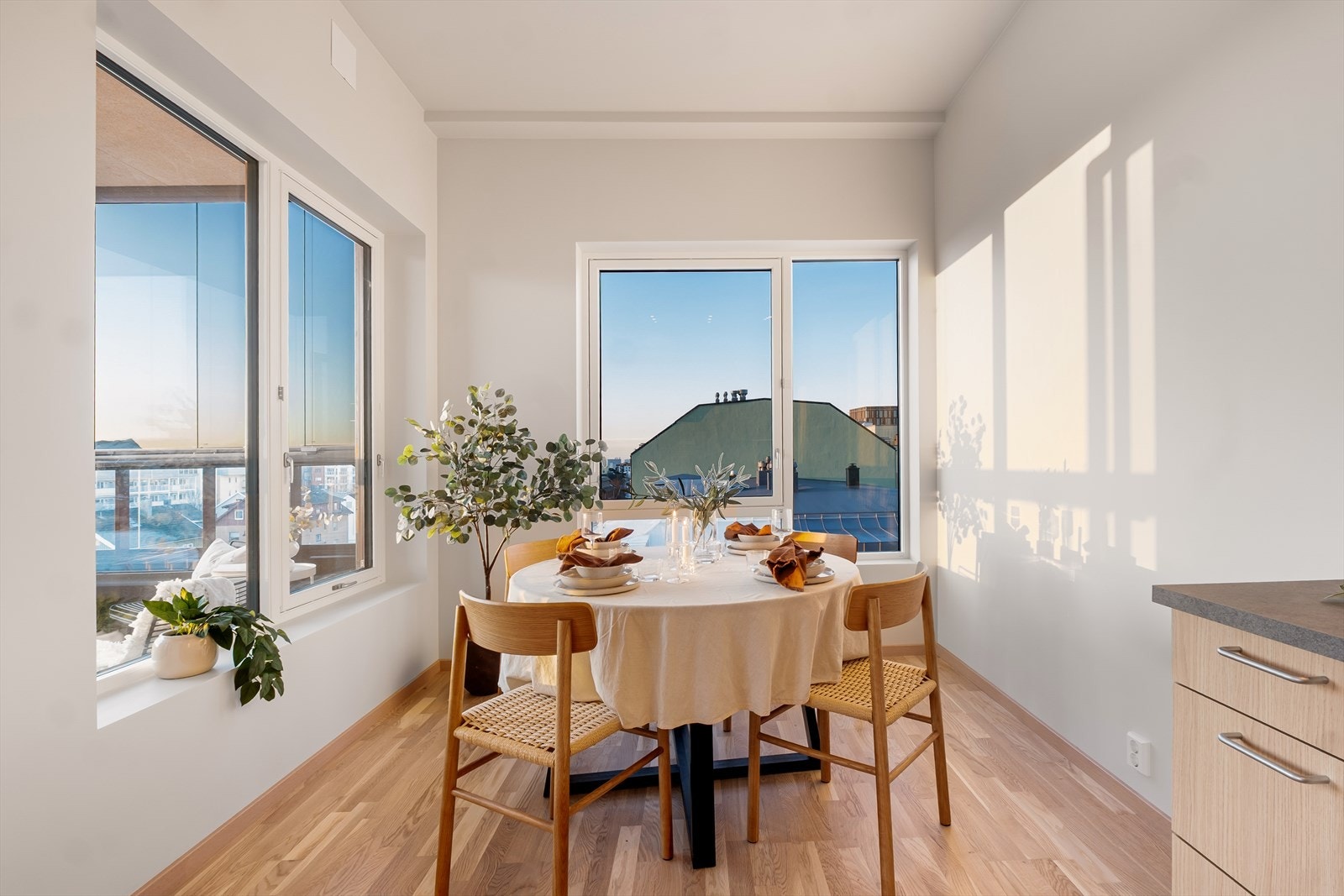 Her ligger forholdene til rette for å invitere venner og familie til hyggelige sammenkomster. Galleribilde