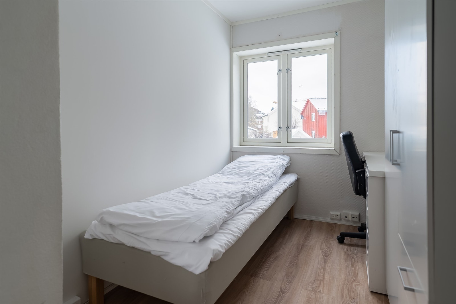 Tre soverom i første etasje hvor alle er ca 6 kvm. Galleribilde