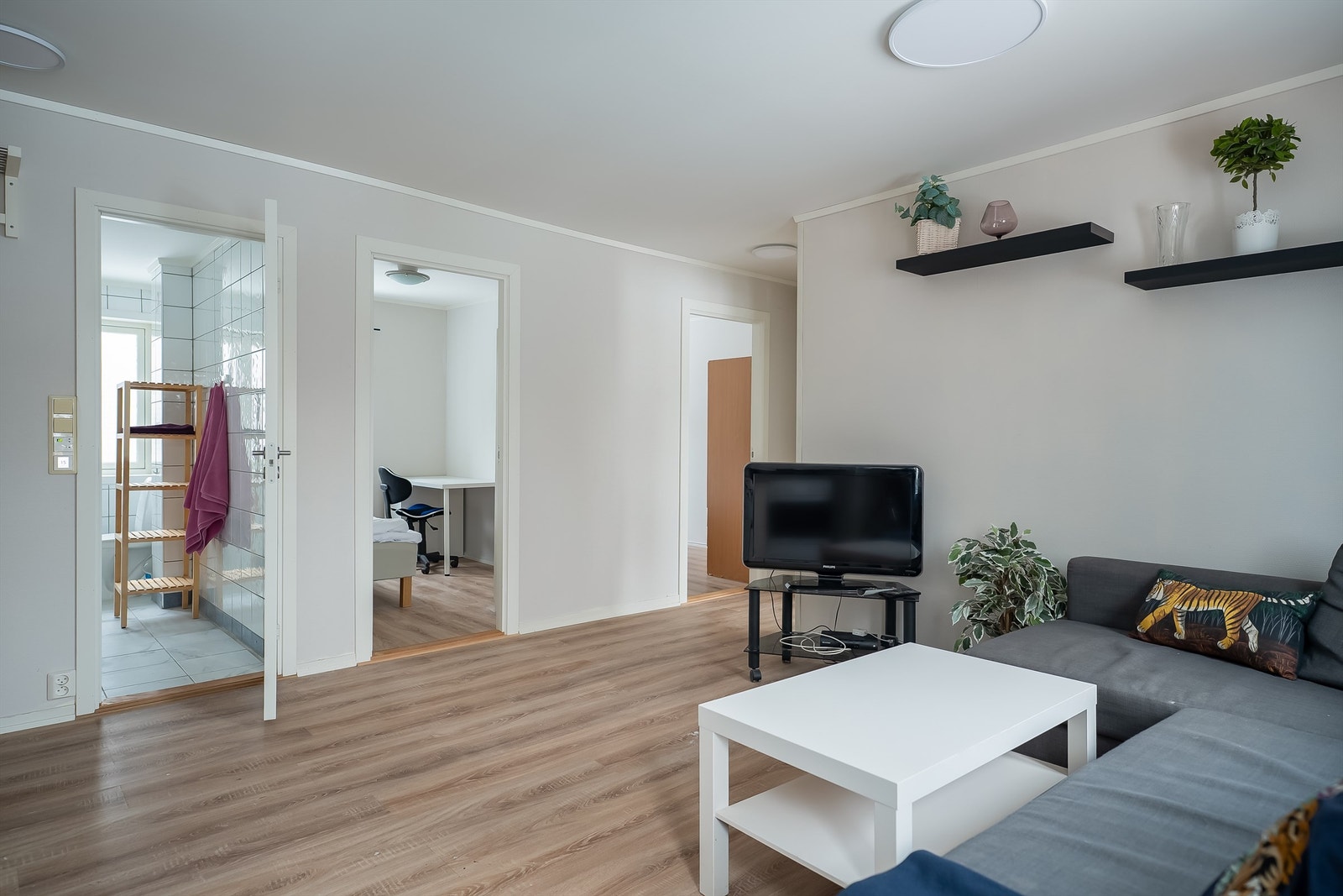 Det ble etablert nytt brannskille på vegg mot nabo i 2026. Arbeidet er nylig ferdigstilt. Galleribilde