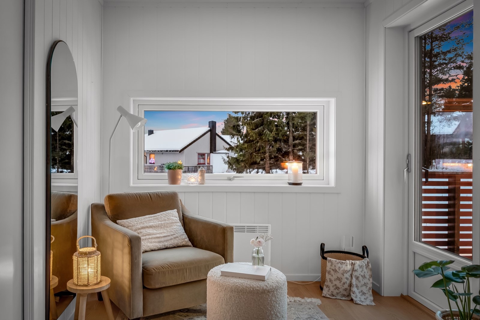 Loftstuen er et lyst og trivelig rom med flere møbleringsmuligheter. Galleribilde