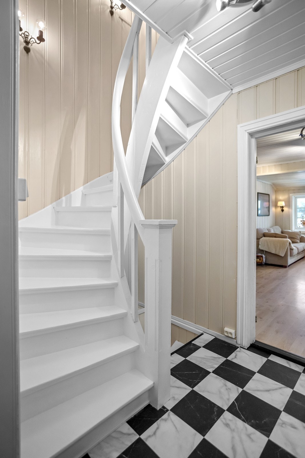 Trappegang opp til 2 etasje Galleribilde