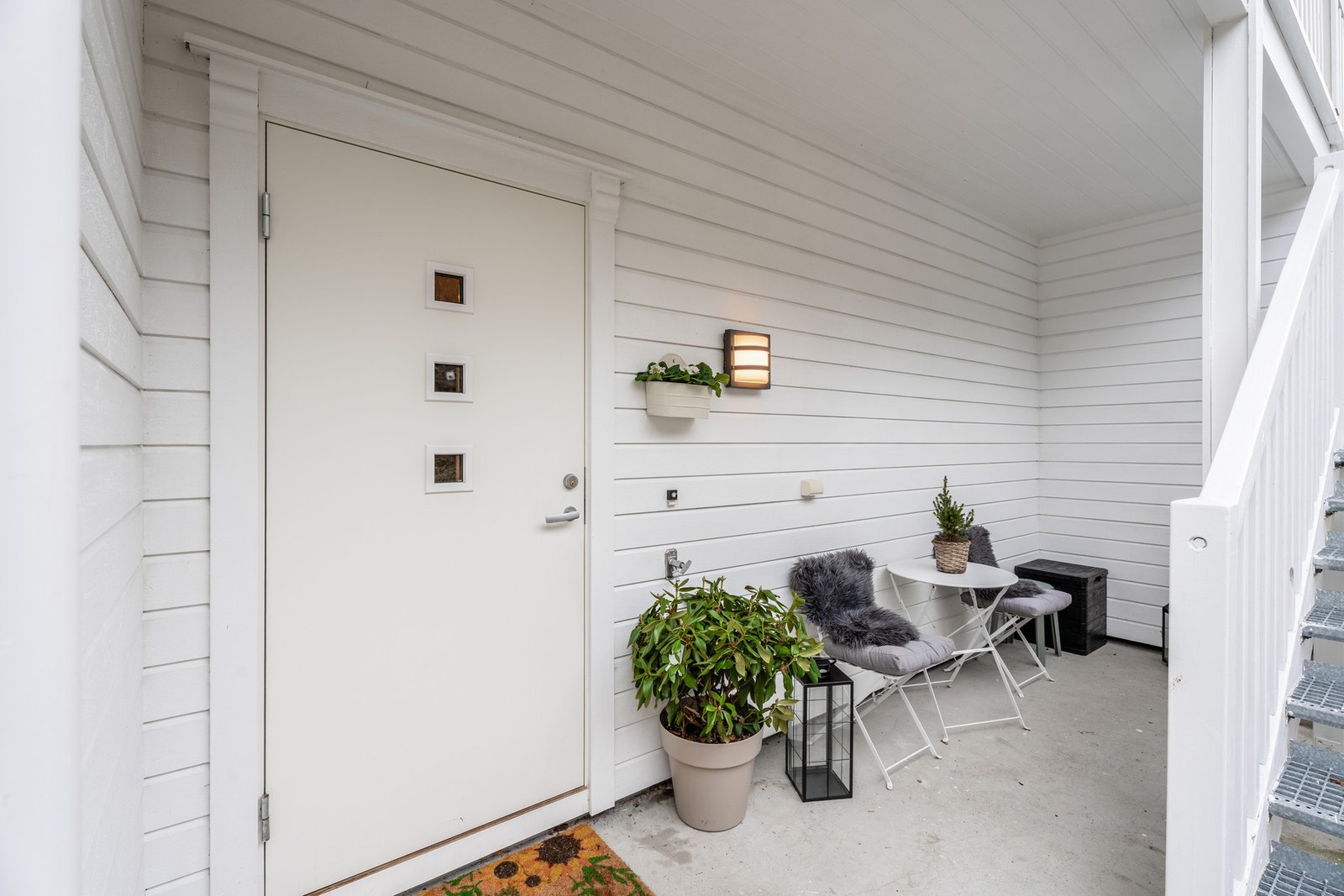 Inngangsparti med plass til en koselig sittekrok. Galleribilde