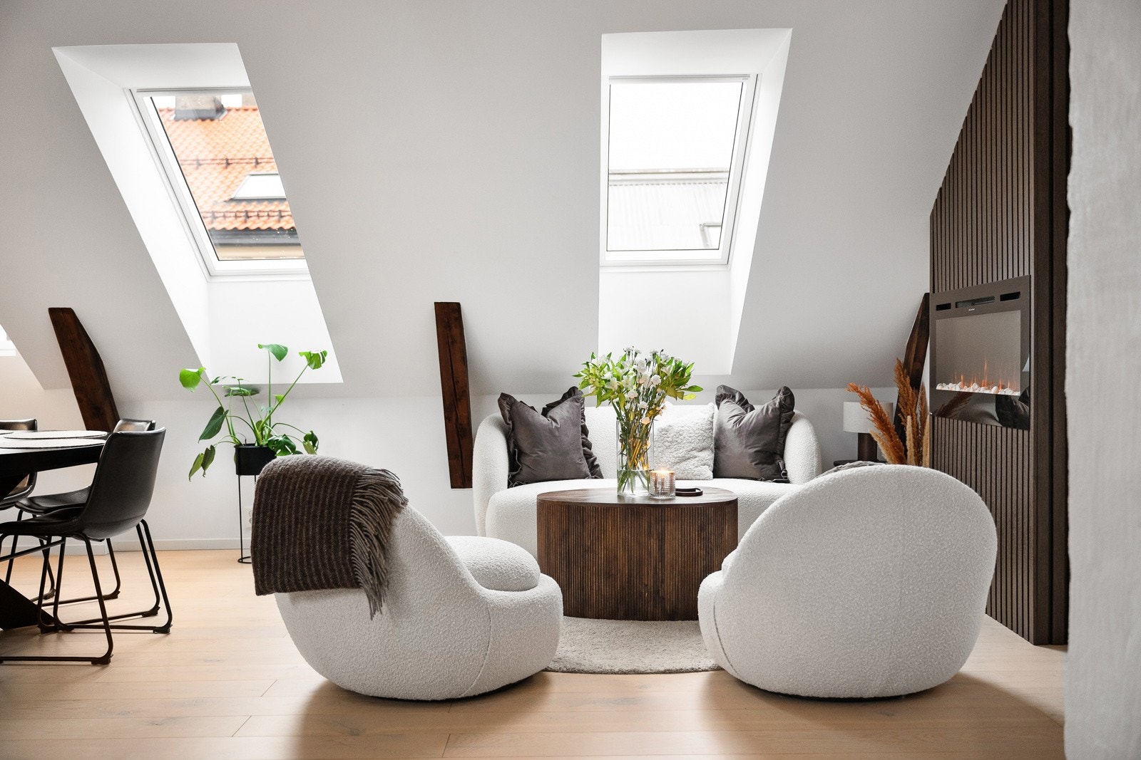 Store takvinduer uten innsyn. Galleribilde