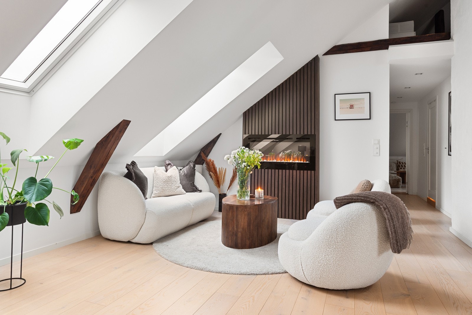 Moderne standard, energivennlige finesser og spennende planløsning som utnytter arealet til det fulle. Galleribilde