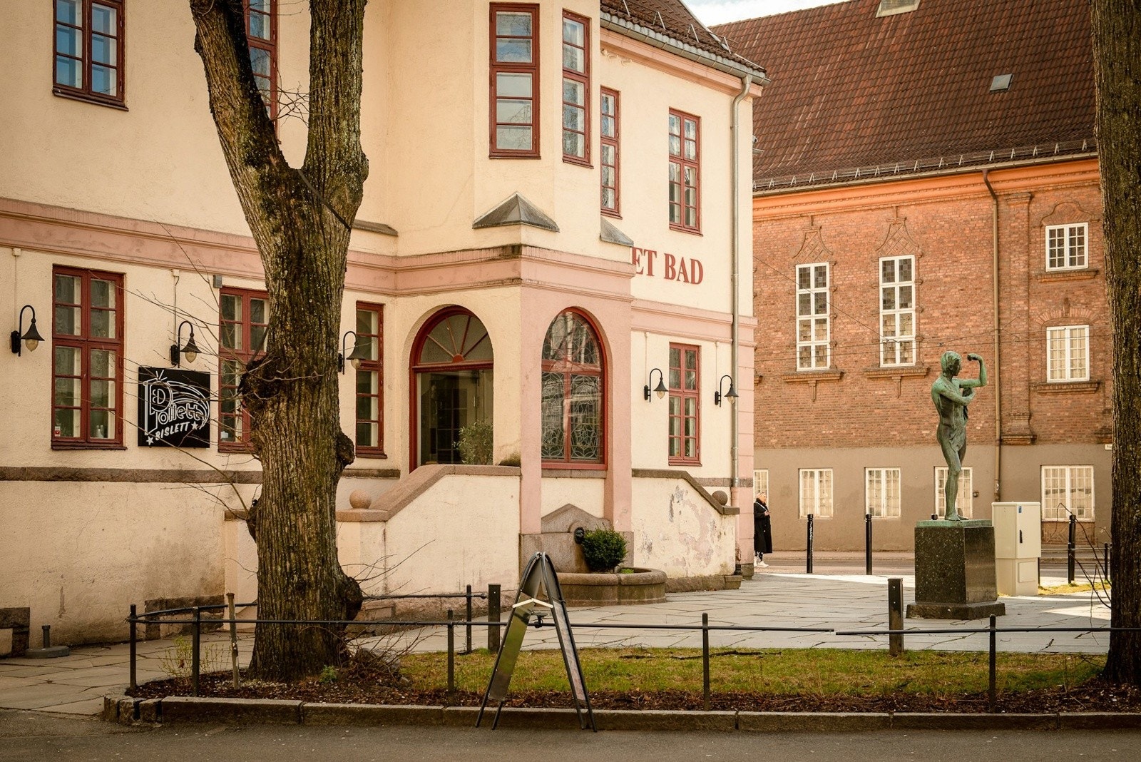 Bislett bad ligger i kort gangavstand fra ytterdøren. Galleribilde