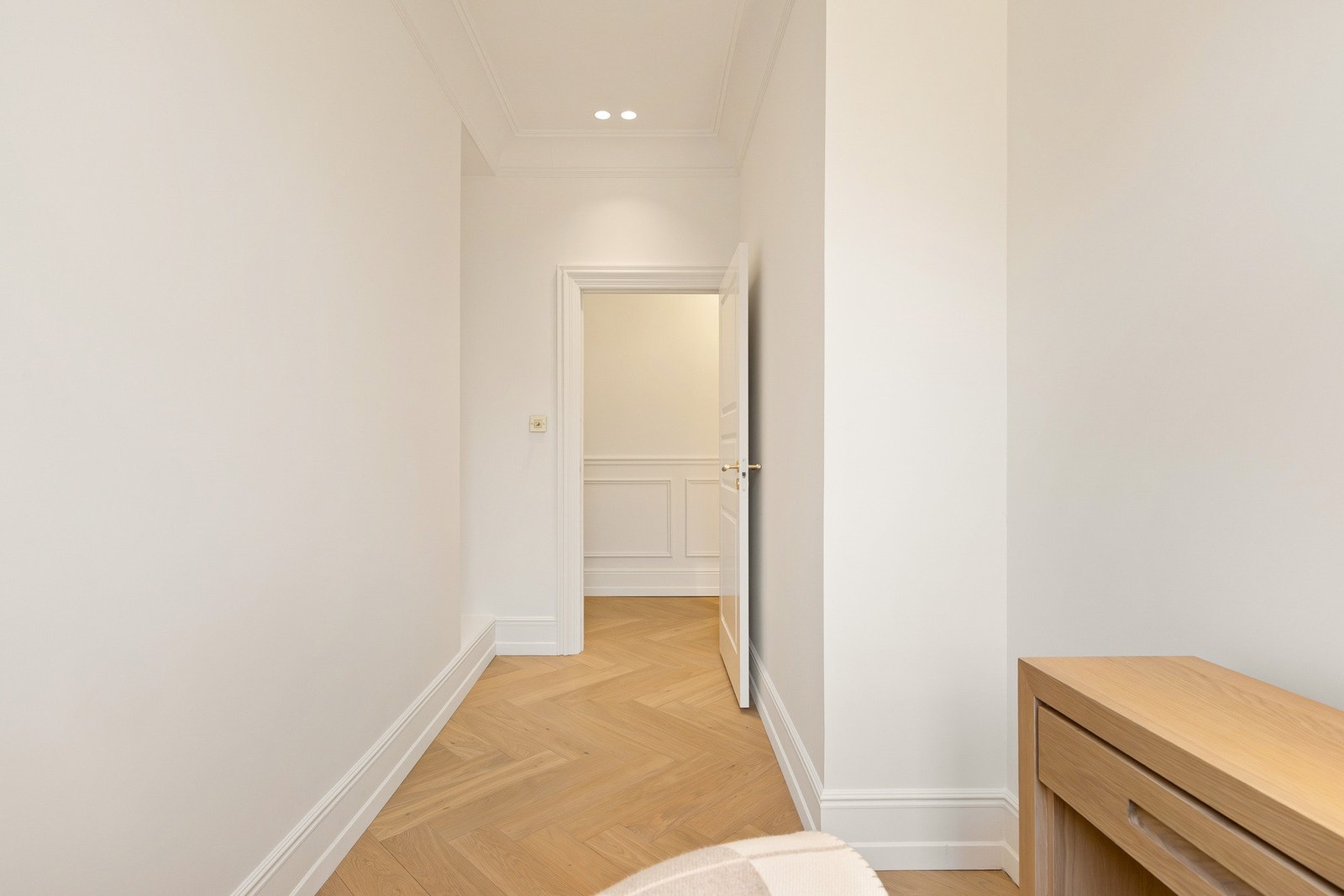 Rommet vender mot rolig bakgård. Galleribilde