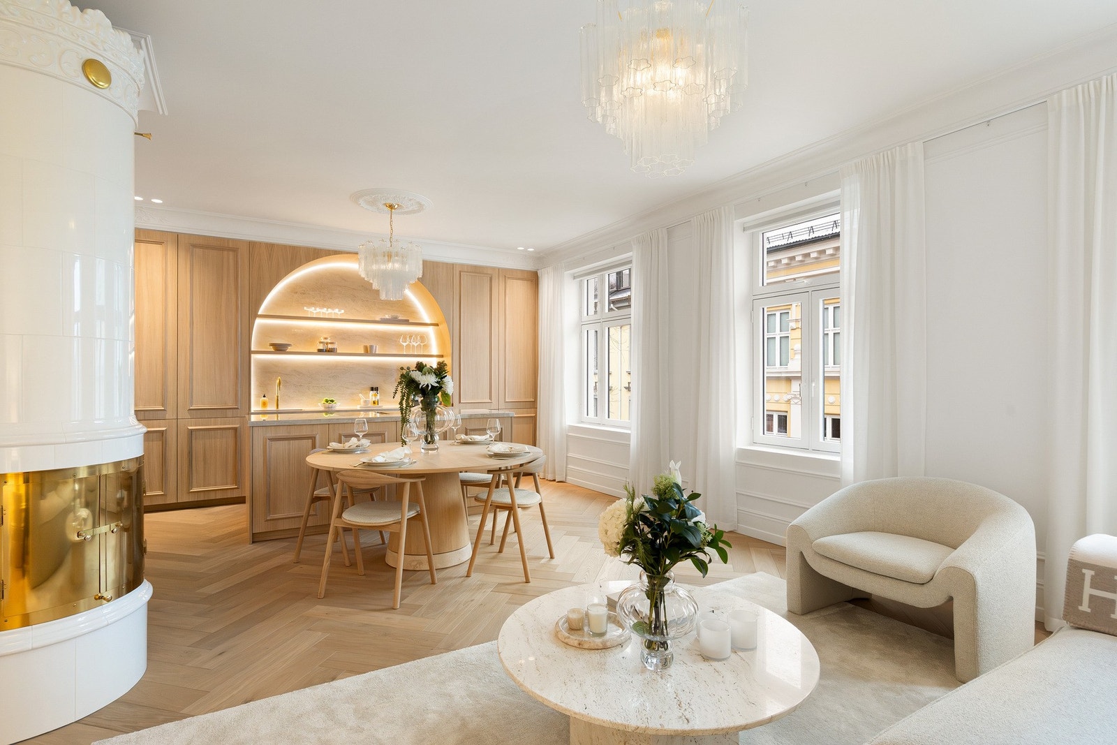 Leiligheten ble totalrenovert i 2025 og fremstår med meget høy standard. Galleribilde