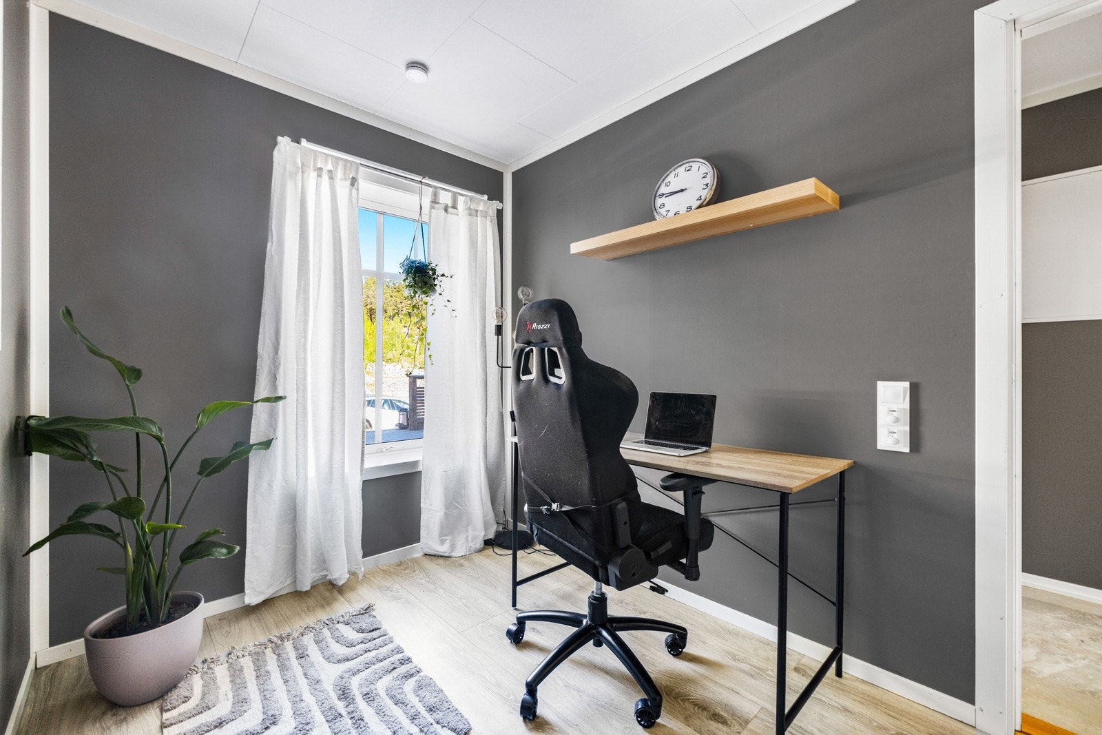 Kontor i bakkant av trappen i 1.etg. Galleribilde