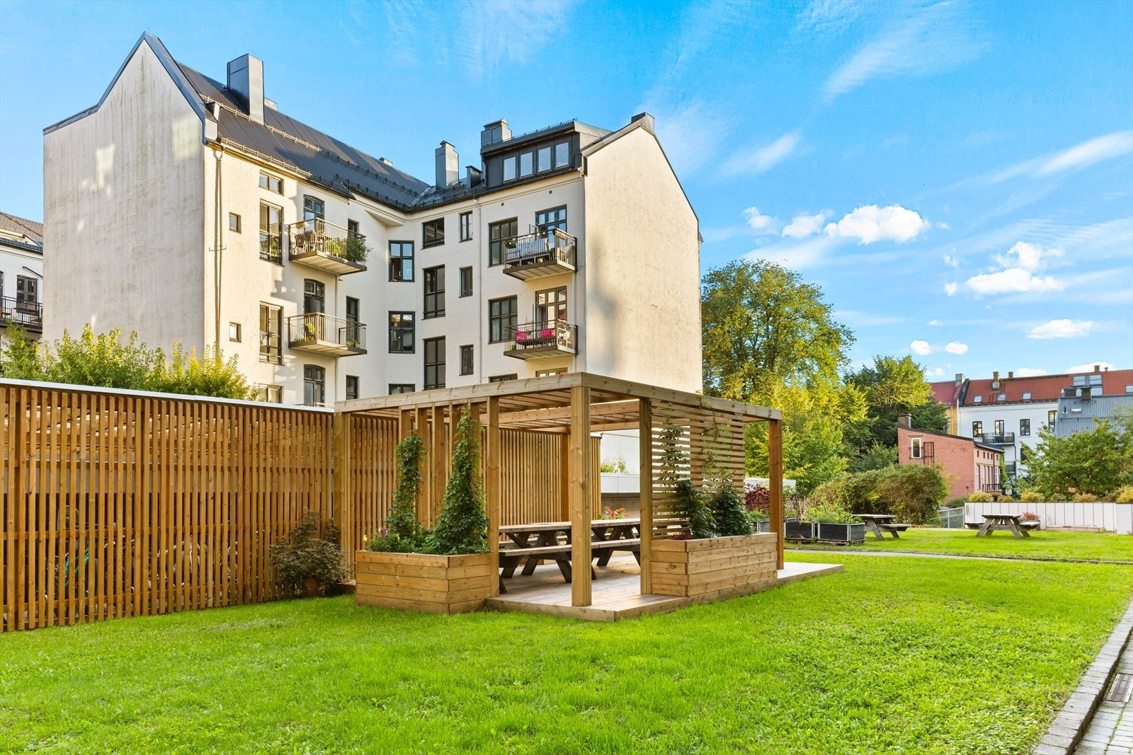 Borettslaget har hyggelige felles uteområder. Galleribilde