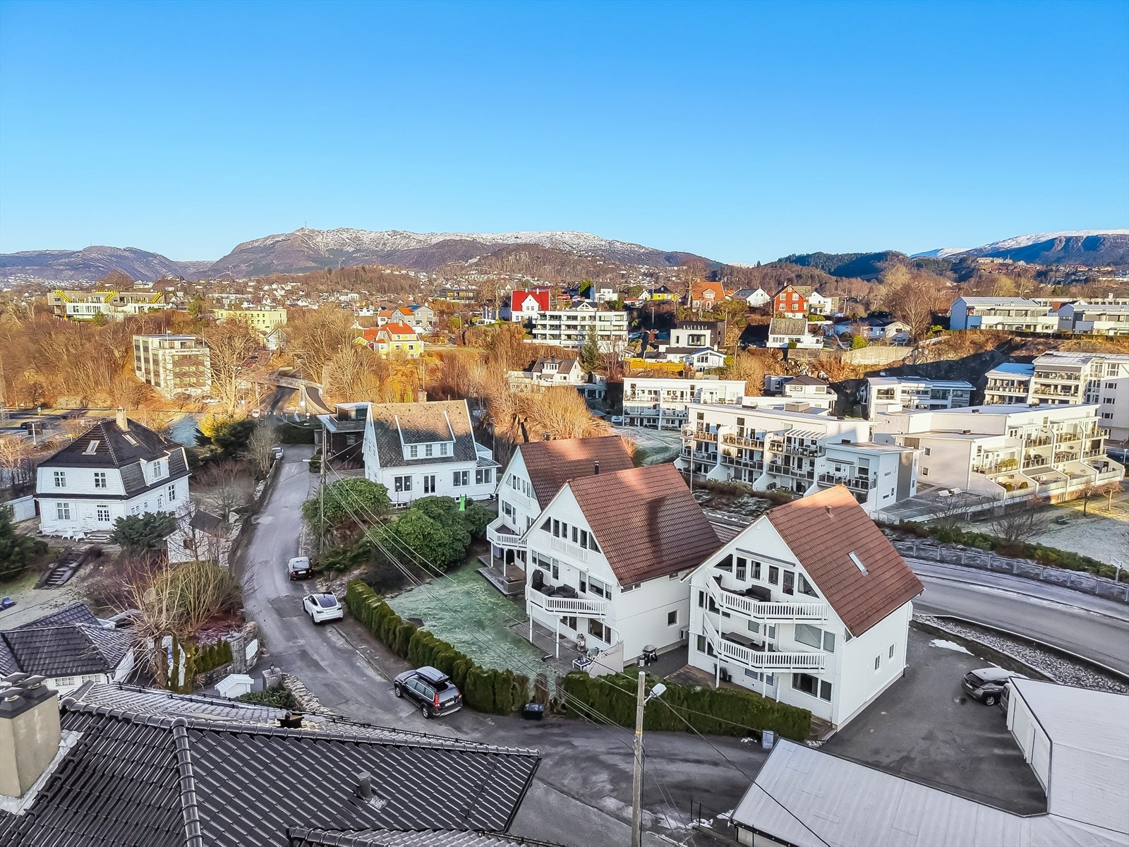 Vestvendt plassering og gode solforhold Galleribilde