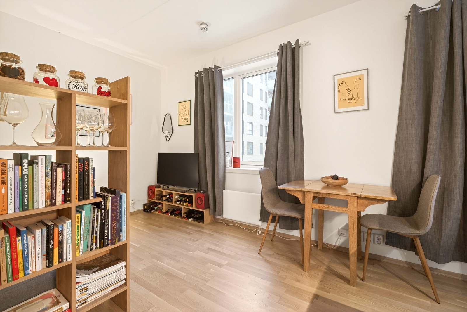 Hybelen kan enkelt gjøres om til et master bedrom med eget toalett om ønskelig. Galleribilde