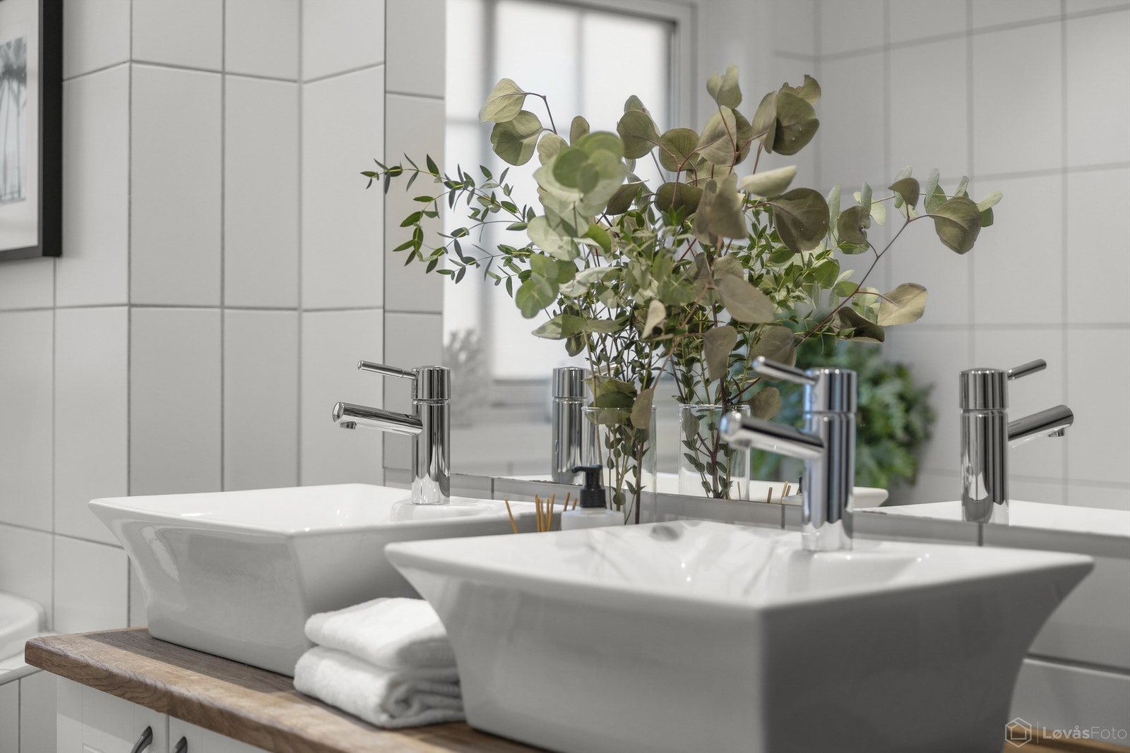 2 servanter Galleribilde