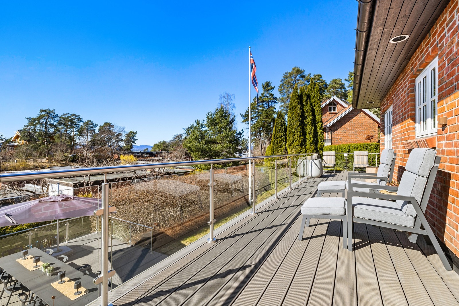 Her nyter du sol og utsikt fra morgen til kveld. Galleribilde