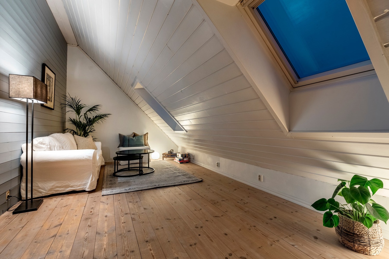 Stuen fungerer utmerket som et ekstra samlingssted for familien eller som en egen sone for barna. Galleribilde