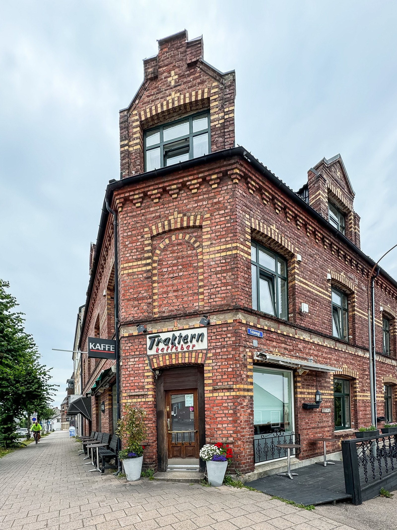 Traktern kaffebar ligger i umiddelbar nærhet. Galleribilde