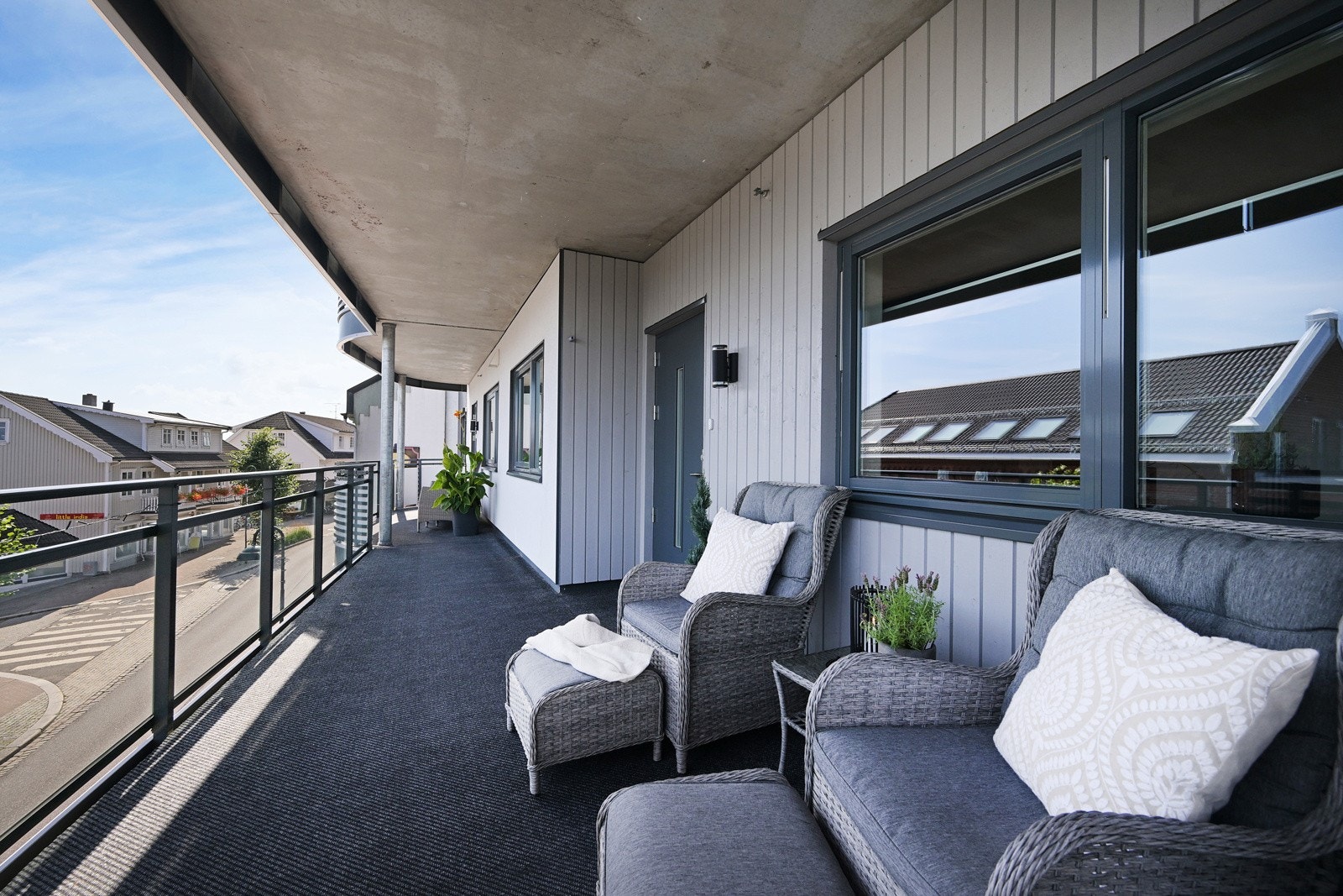 Her kan morgensolen nytes - et fint sted for dagens første kaffekopp. Galleribilde