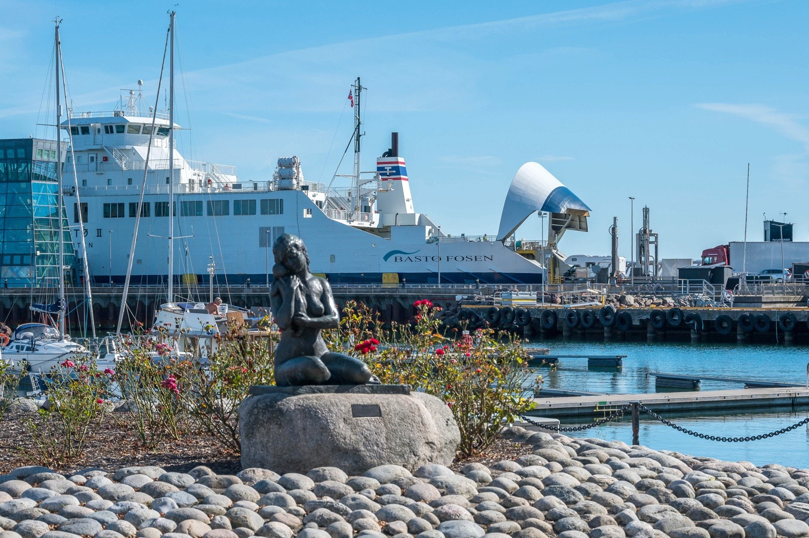 Kort avstand til Gjestehavna - Bastøferja tar deg over til Moss på ca. 30 minutter. Det er gratis å ta ferjen for både gående og syklende. Galleribilde