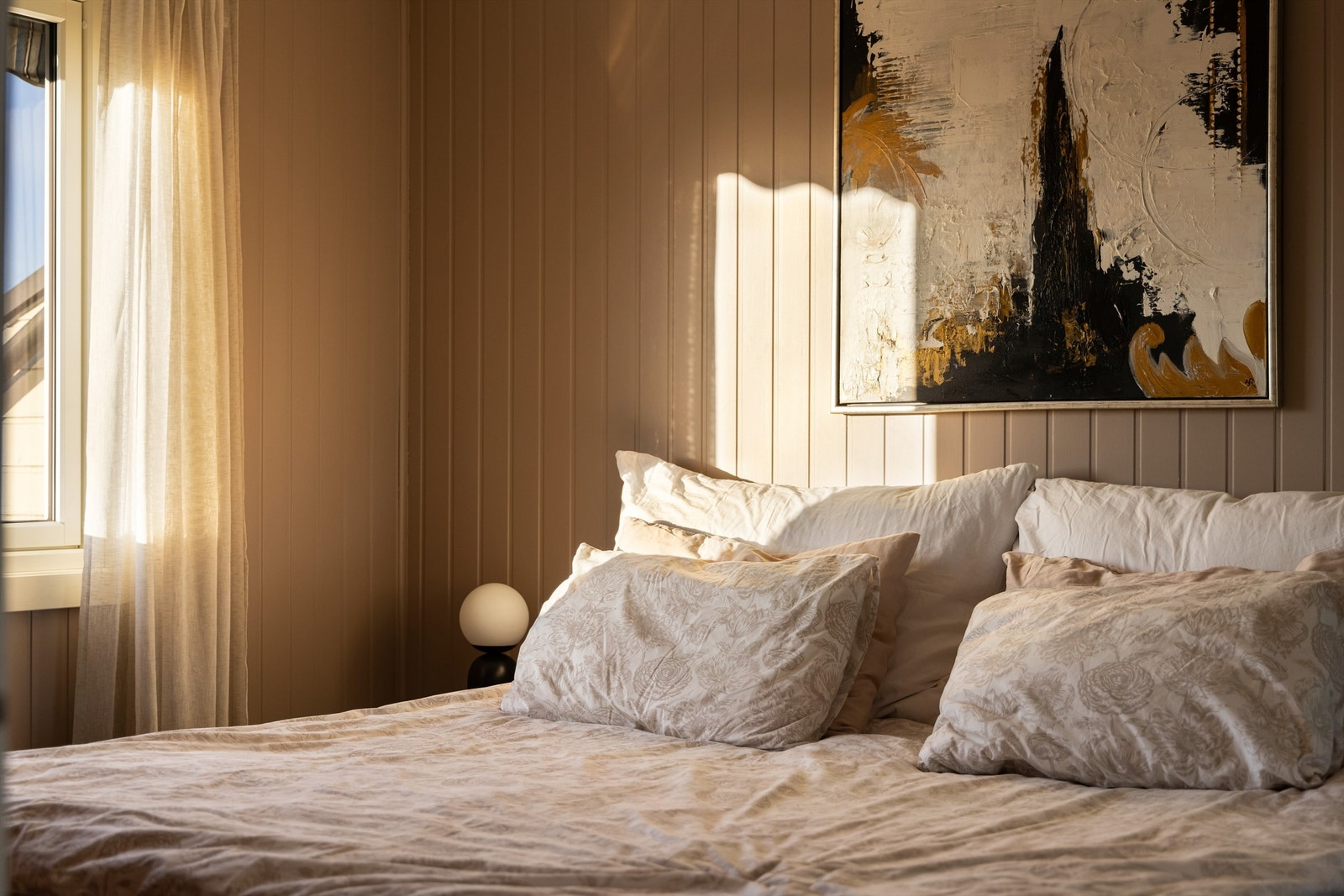 Balkongens markise solskjermer både stuen og soverommet ved behov. Galleribilde