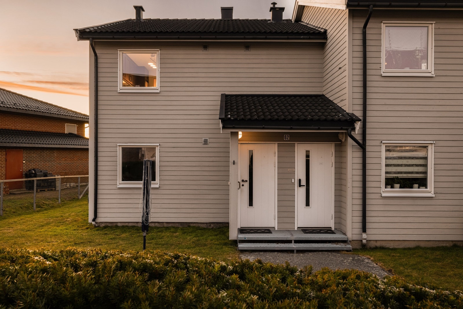 Elektronisk kodelås på inngangsdøren gjør nøkler overflødige. Galleribilde