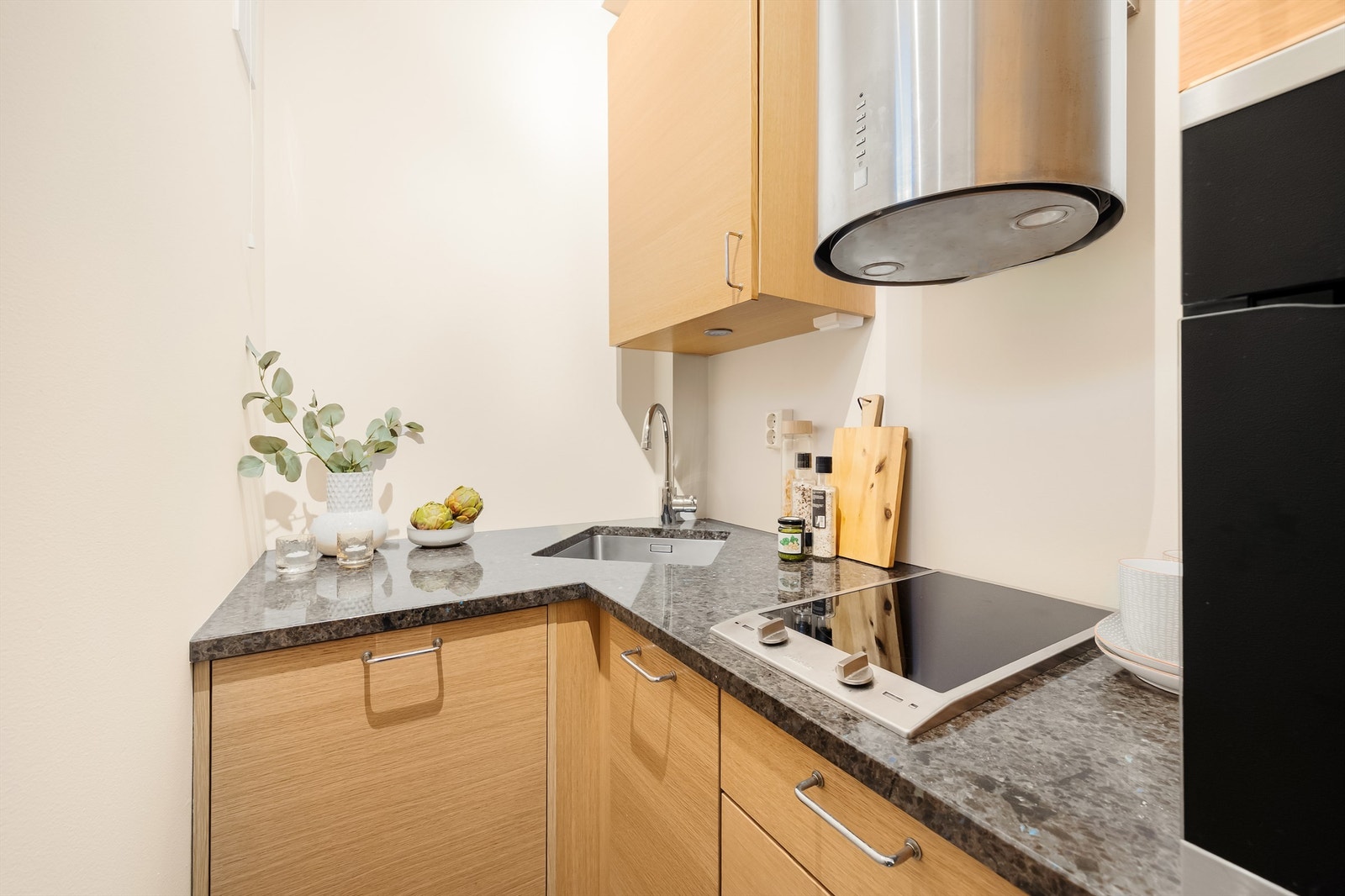 Optimalisert kjøkken av god kvalitet fra HTH med hvitevarer fra Miele(2015). Galleribilde