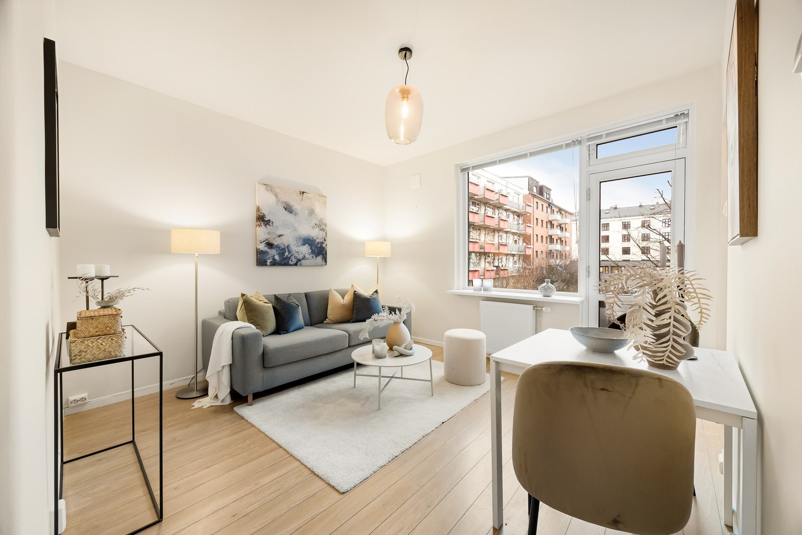 Velkommen til Kirkeveien 50! Presentert av Sara Marie Zachariassen Østbye v/ Krogsveen Eiendomsmegling. Foto: Marit Andersen. Galleribilde