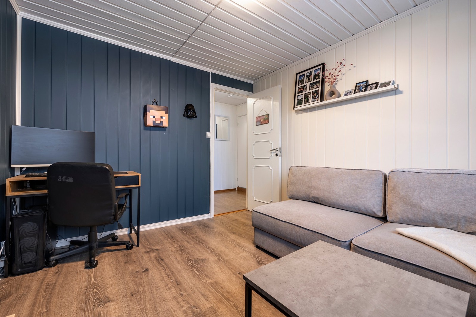 Soverommene har laminat på gulvet og veggene er malt i behagelige fargetoner. Galleribilde