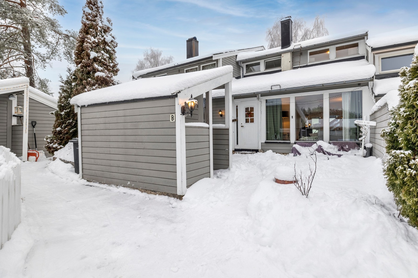 Ved inngangspartiet er det også en utvendig bod på ca. 4 kvm. Galleribilde