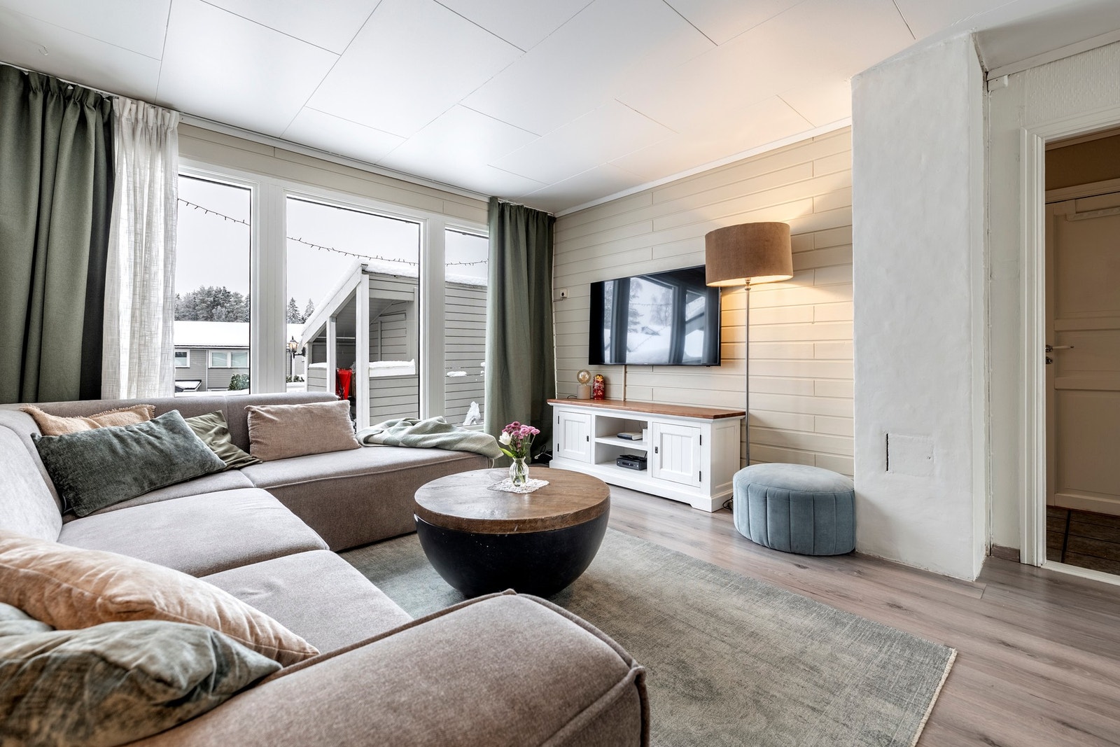 Stuen fremstår romslig og innbydende. Galleribilde