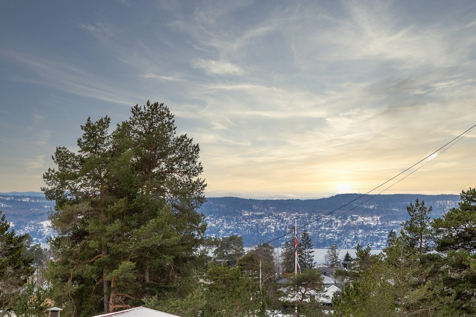 Leilighetens unike beliggenhet gir en usedvanlig flott utsikt. Galleribilde