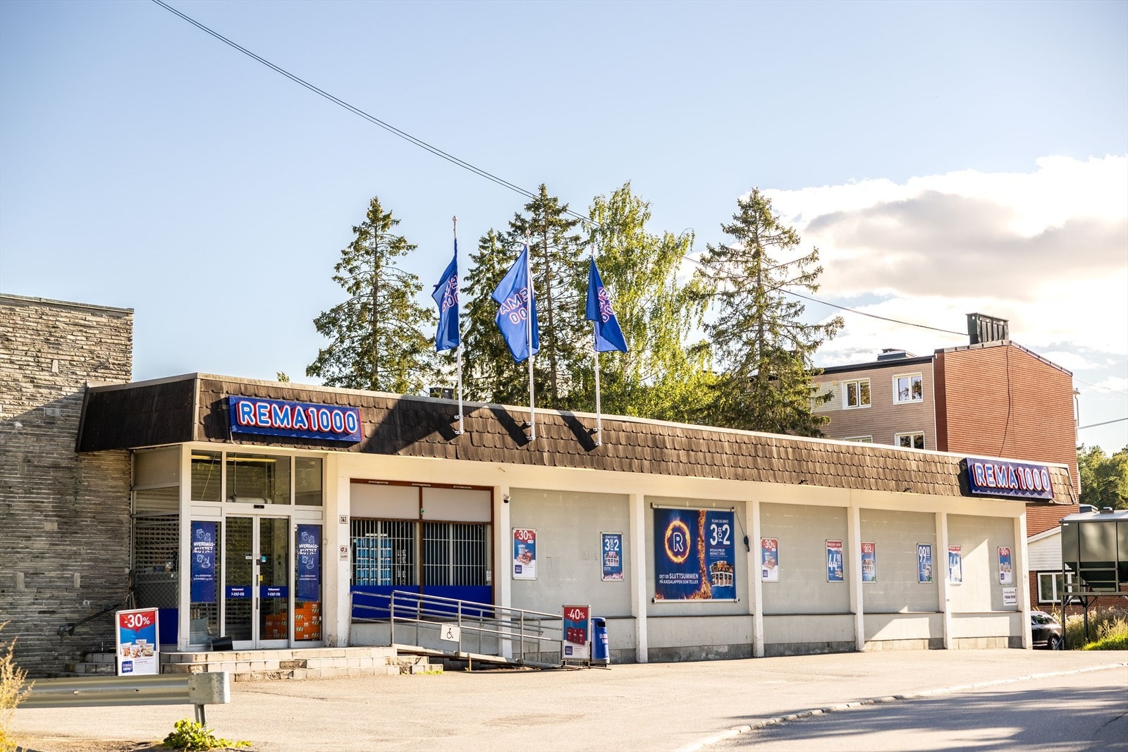 Rema 1000 Lambertseter innen kort gangavstand. Galleribilde