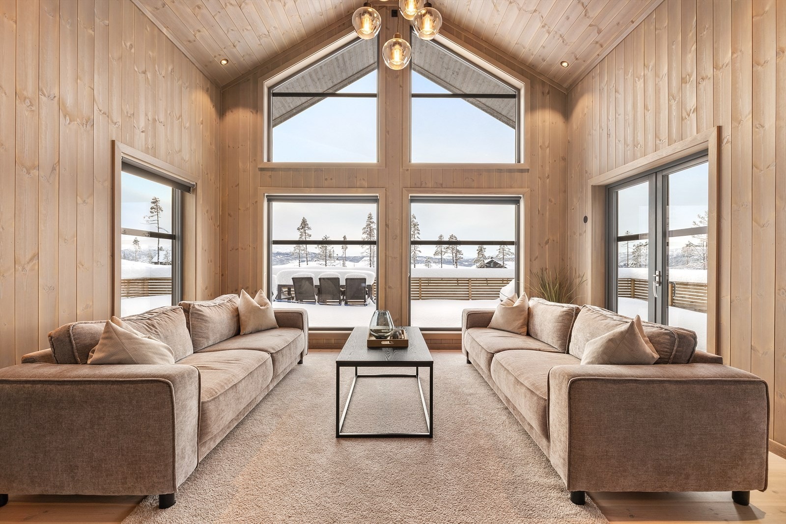 Velkommen til Øvre Sprenåsen 30 på Turufjell, under to timer fra Oslo - Presentert av Nordvik Bolig / Christer Barman Gabrielsen - 950 41 364 - Foto Ole Edvin Tangen Galleribilde