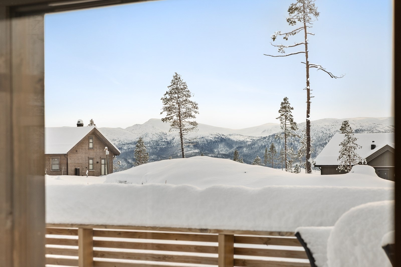 Utsikt til naturskjønne omgivelser Galleribilde