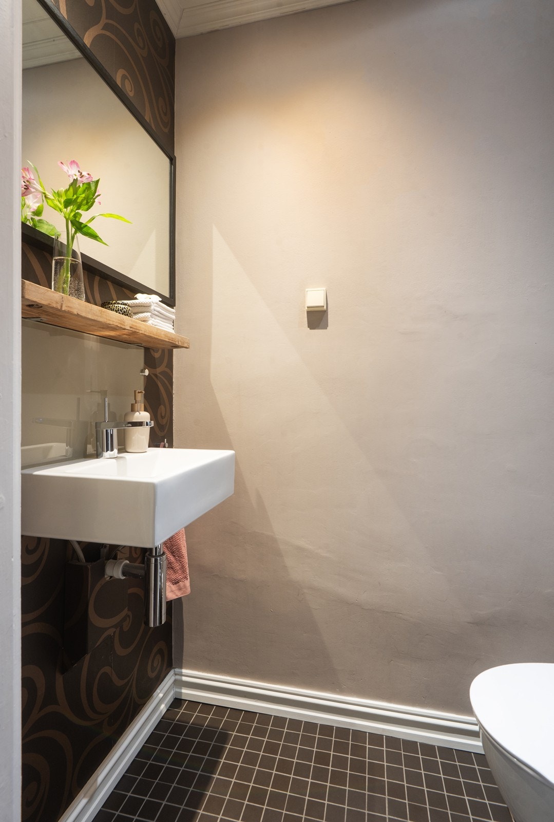 Praktisk gjeste-wc på hovedplanet Galleribilde