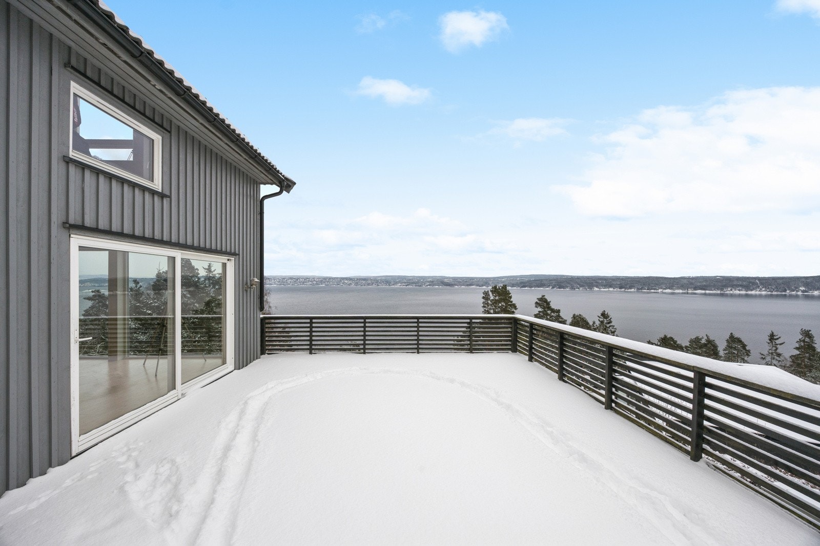 Denne eiendommen er perfekt for deg som ønsker å kombinere naturskjønne omgivelser med praktisk beliggenhet Galleribilde