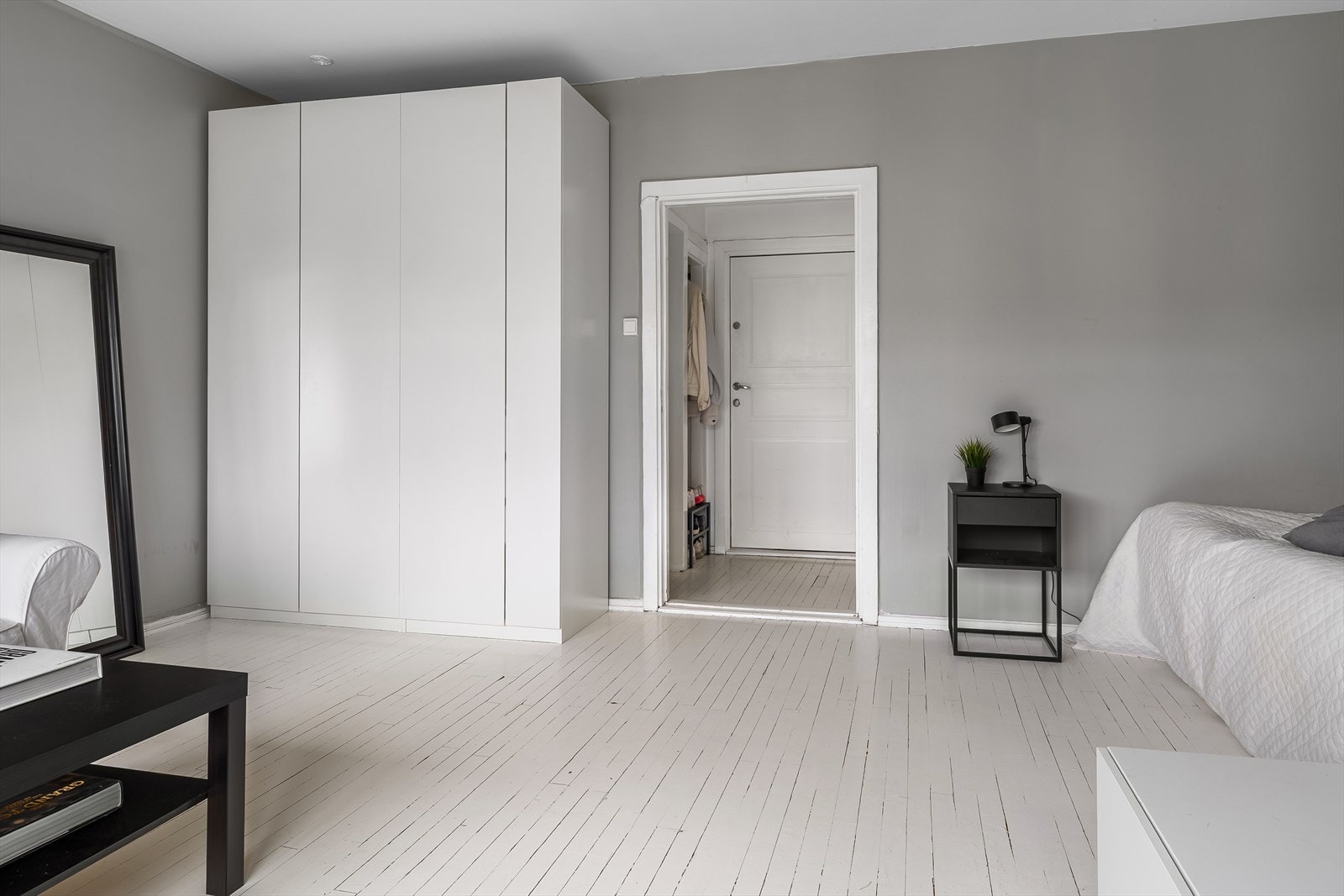 God plass til stor garderobeløsning Galleribilde