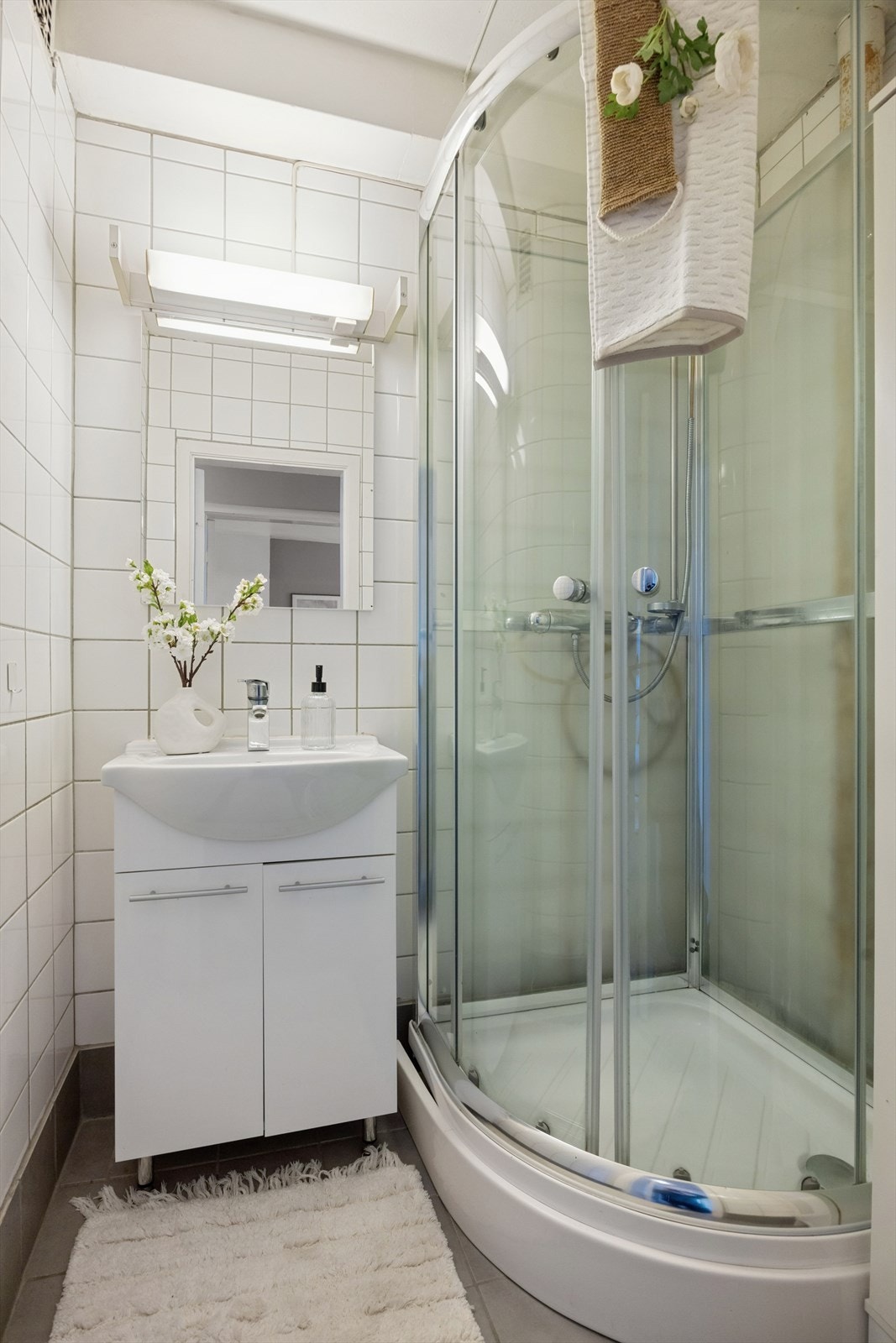 Badet har naturlig avtrekk og tilluft via dørblad. Galleribilde