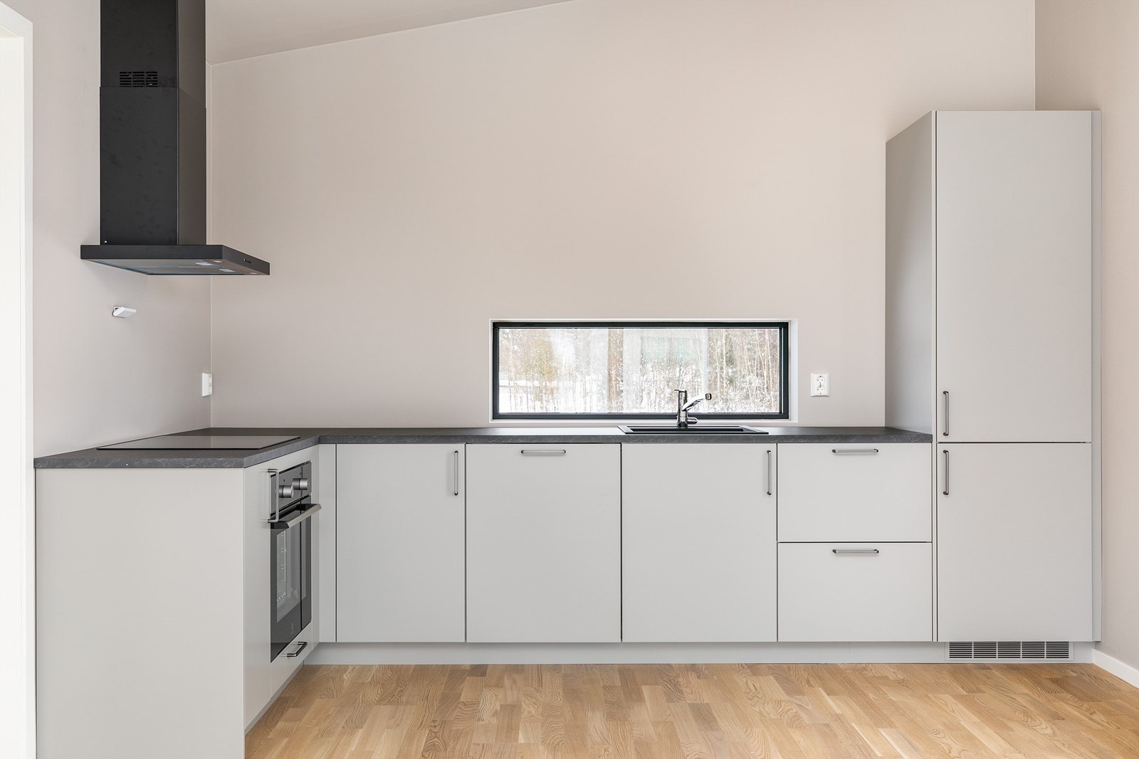 Kjøkkenet har kvalitetsinnredning fra Drømmekjøkkenet. Galleribilde