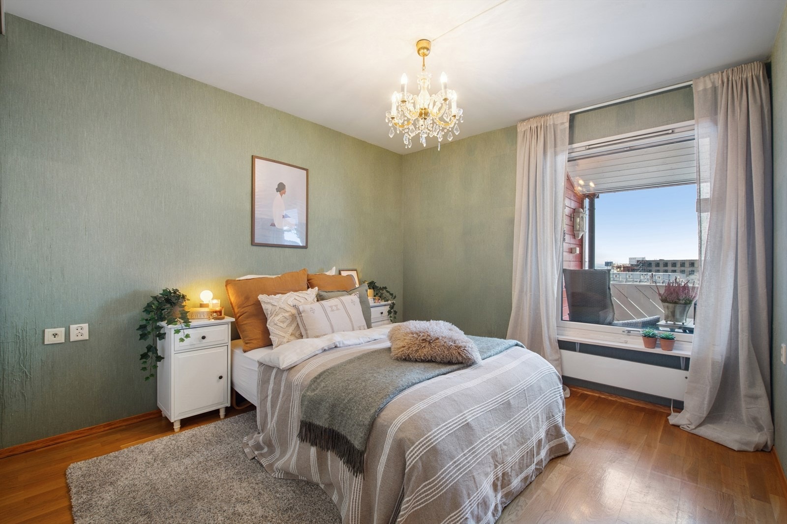 Boligen har til sammen to gode soverom. Galleribilde