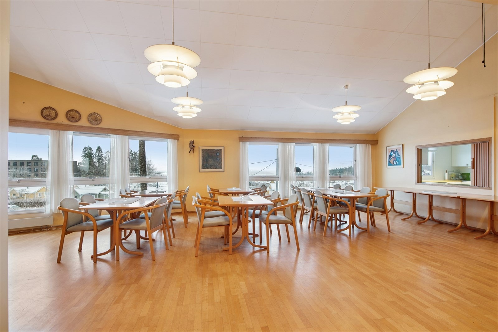 Selskapslokalet kan leies ved store og små begivenheter. Det er også et trimrom for borettslagets beboere. Galleribilde