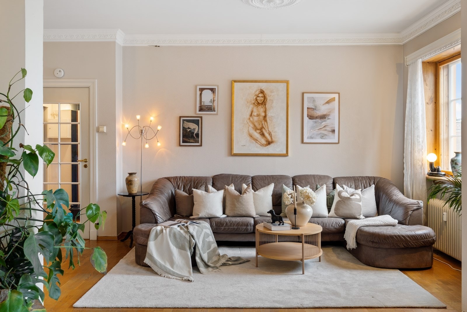 Stor og lys stue Galleribilde