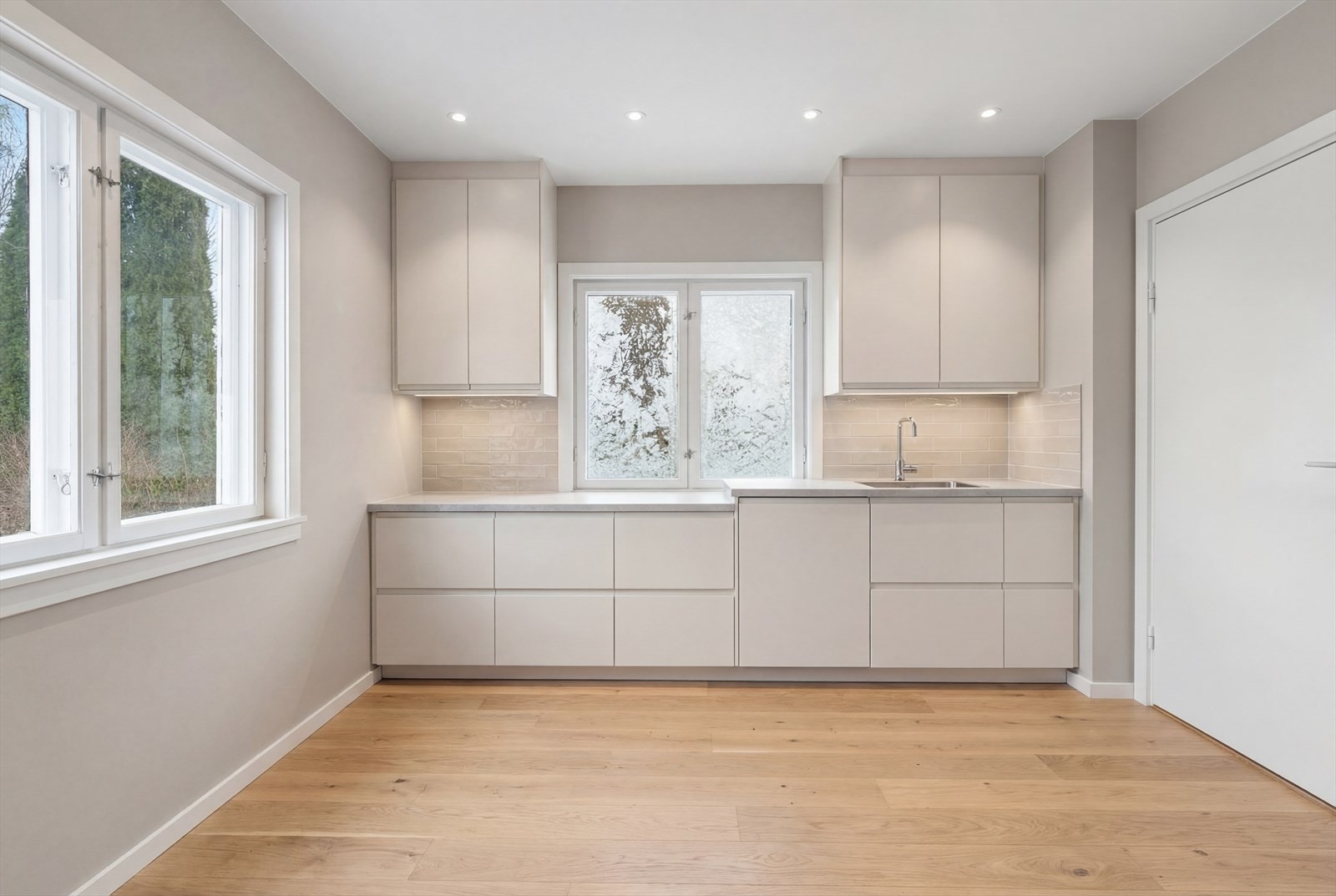 Digitalt renovert kjøkken (kun ment som illustrasjon) Galleribilde