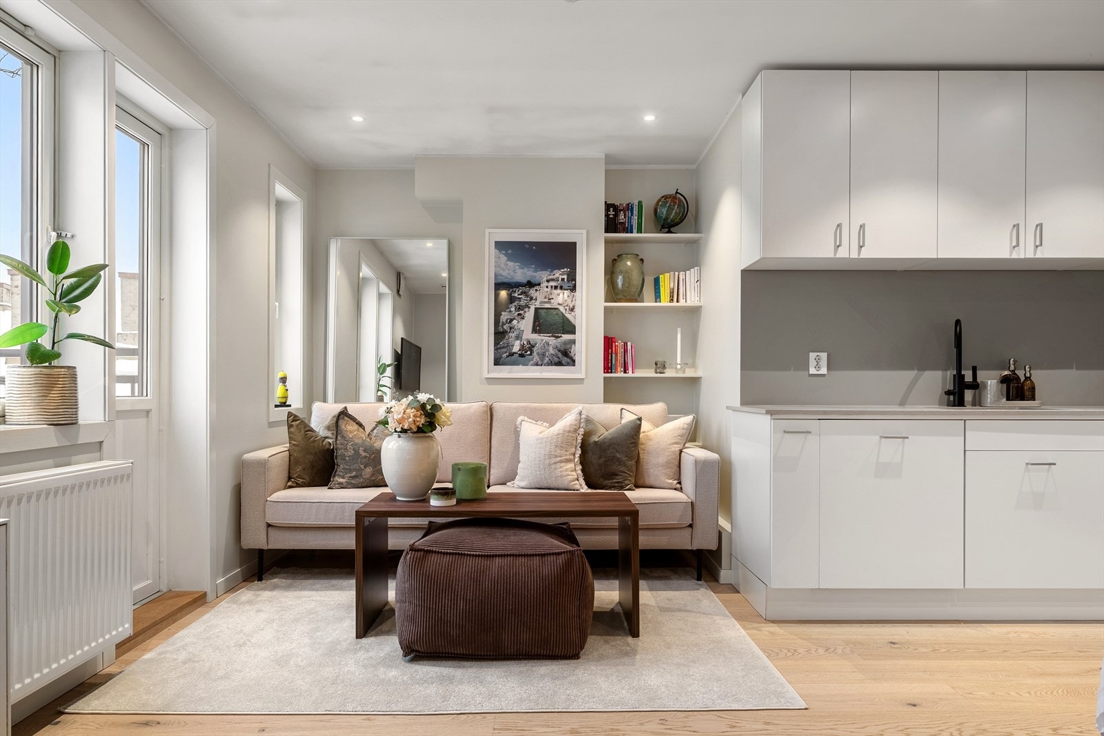 Her kan du innrede etter ønske/behov. Plass til sofagruppe, TV med tilhørende møblement og annet ønsket inventar. Galleribilde