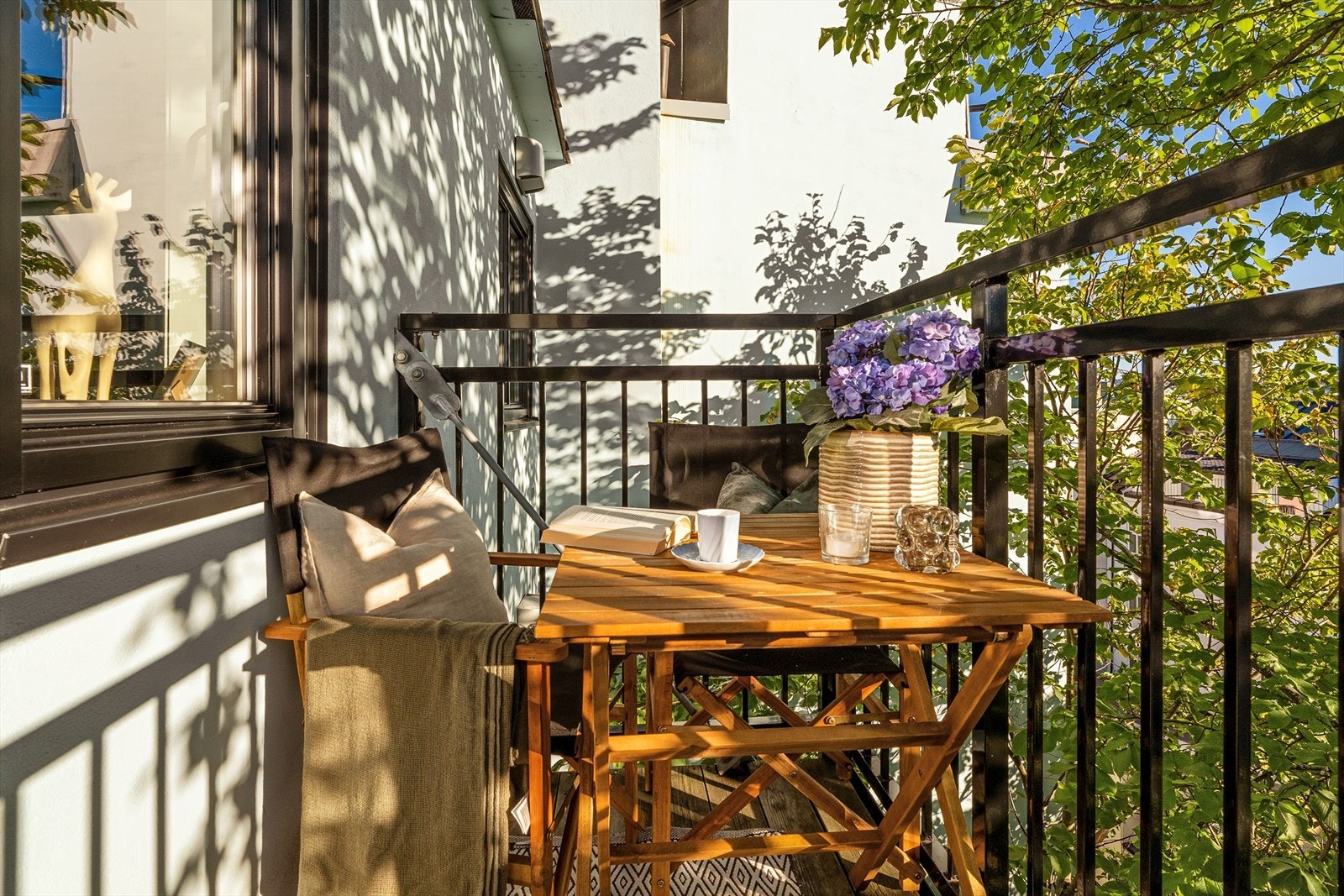 Plass til å innrede med hyggelig sittegruppe, planter og annet ønsket inventar. Galleribilde