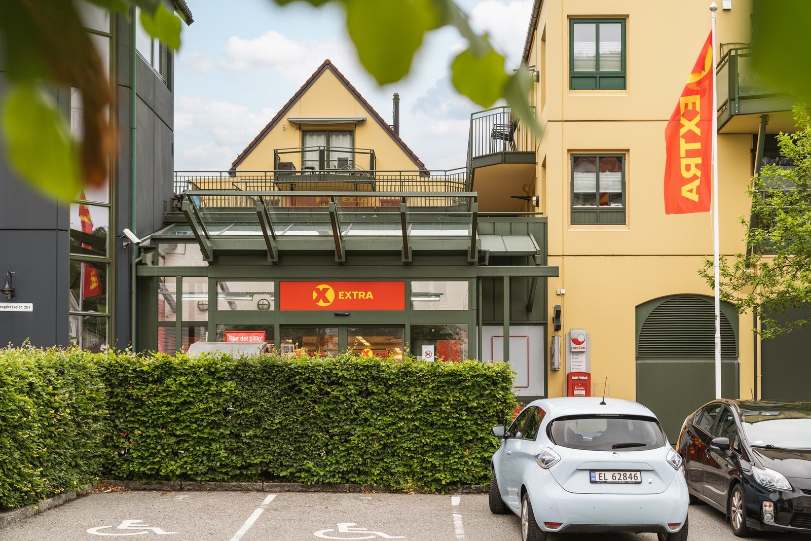 Dagligvarehandelen kan gjøres på Coop Extra. Galleribilde