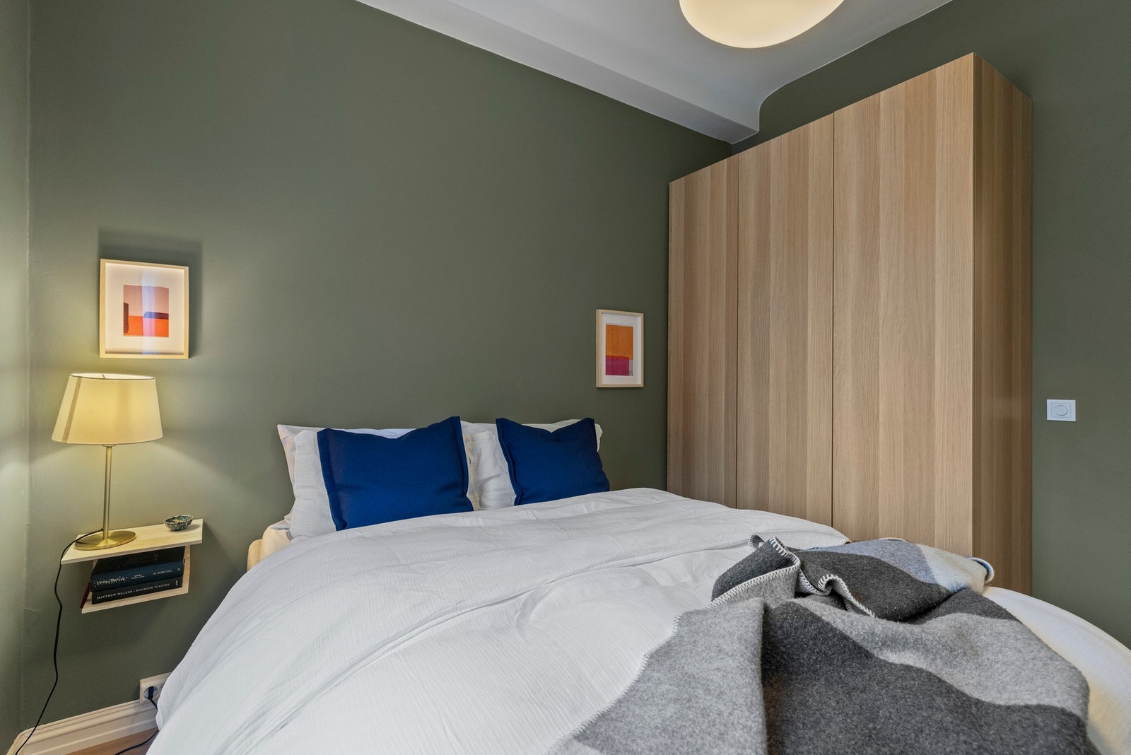 Du har også god plass til garderobeløsning for god oppbevaring. Galleribilde