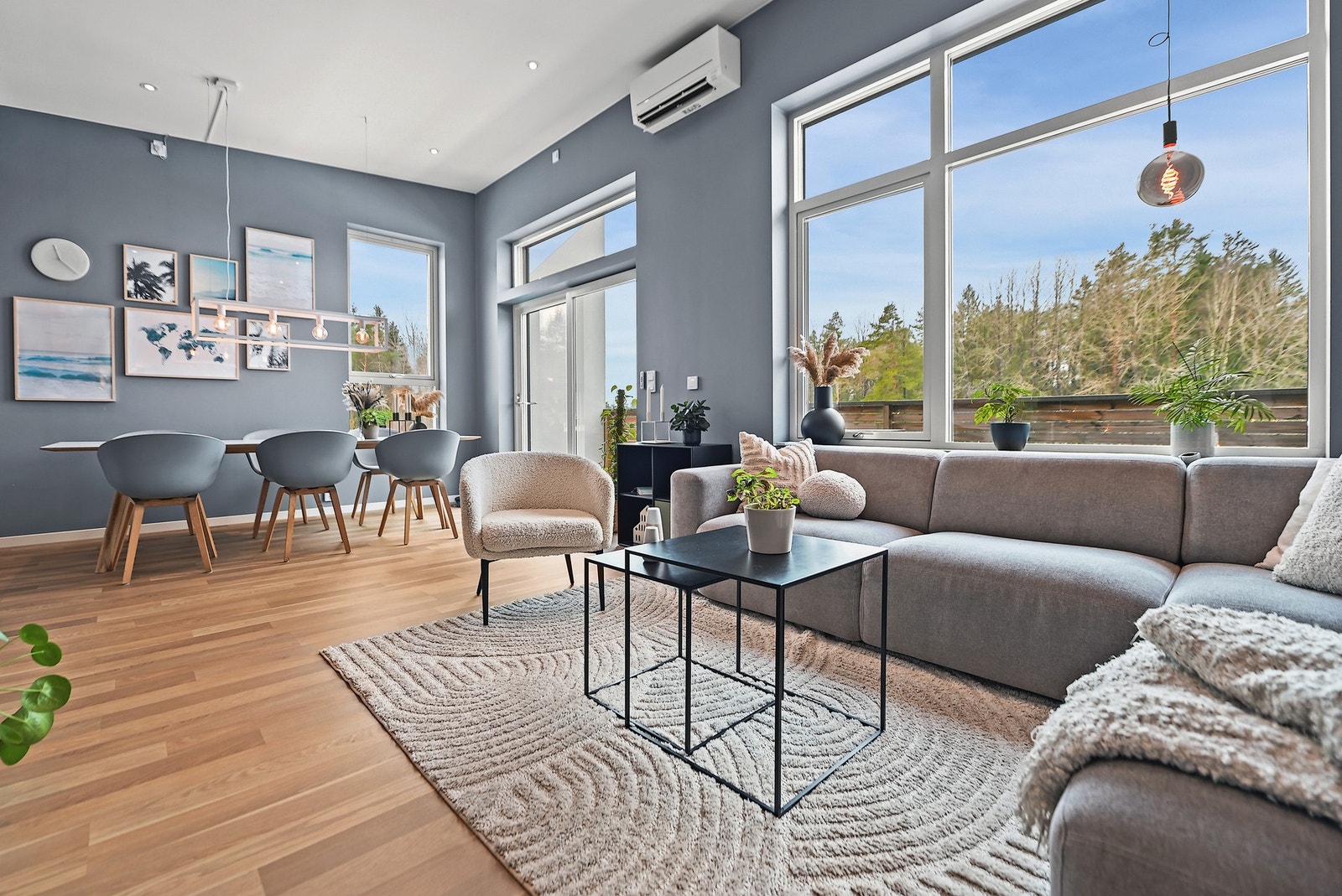 Dette er en halvpart av en tomannsbolig med 3 soverom + kontorrom Galleribilde