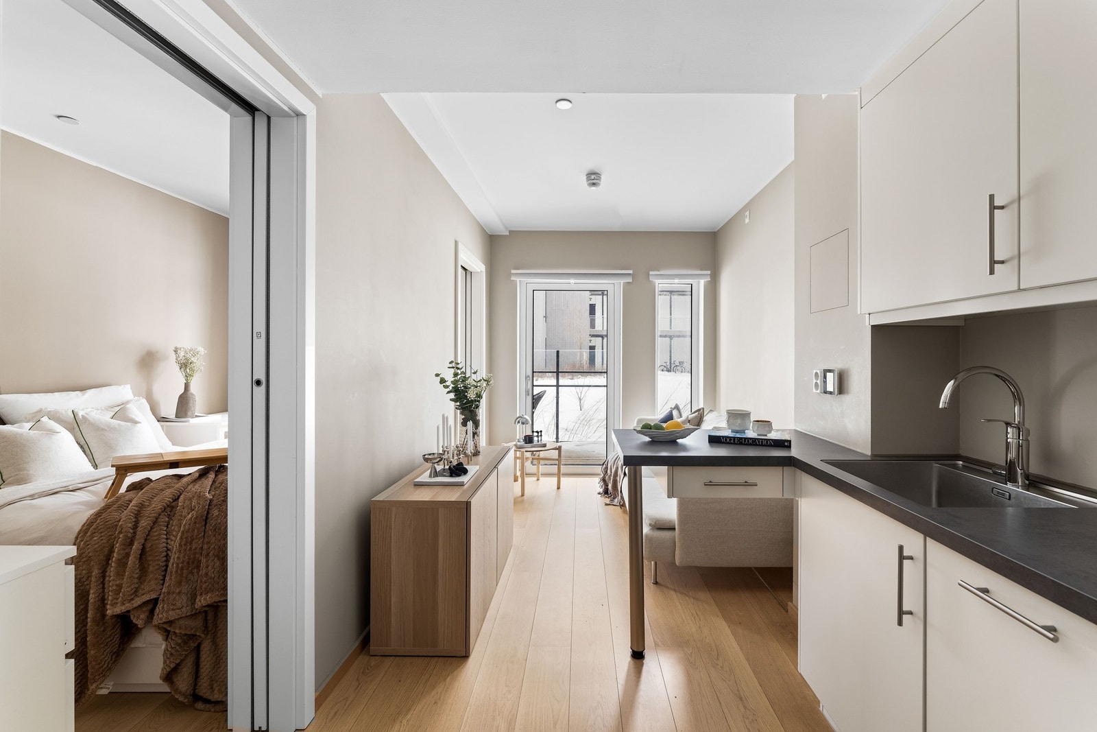 Vi har gleden av å presentere Døliringen 39 - En moderne 2-roms selveierleilighet beliggende i det attraktive boligprosjektet Vestbyen, en ny og spennende bydel syd for Jessheim sentrum. Galleribilde