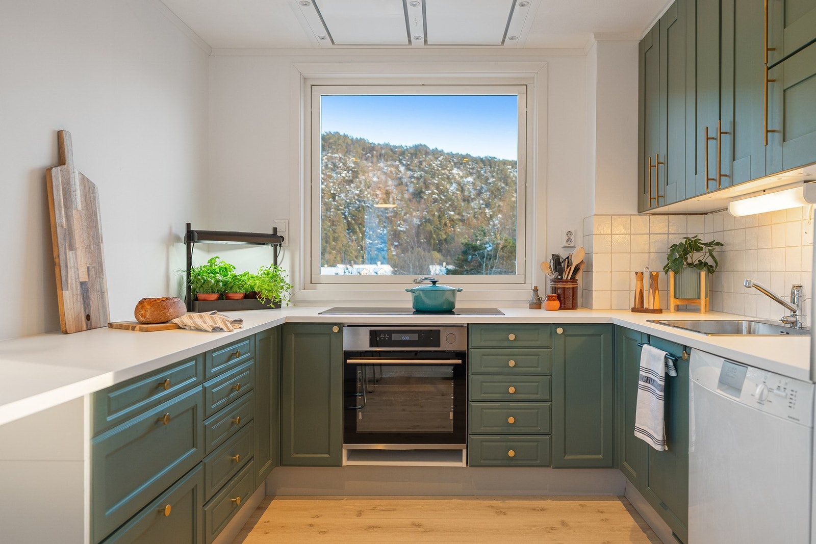 Kjøkkenet er modernisert siste par årene Galleribilde